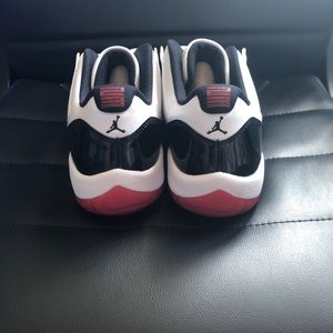 Jordan 11 low concord bred